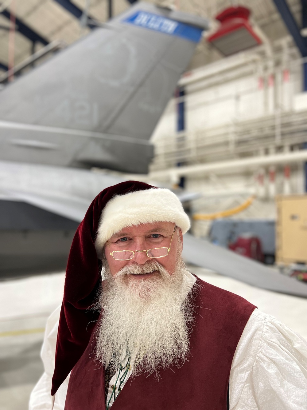 Santa Claus visits 148th Fighter Wing