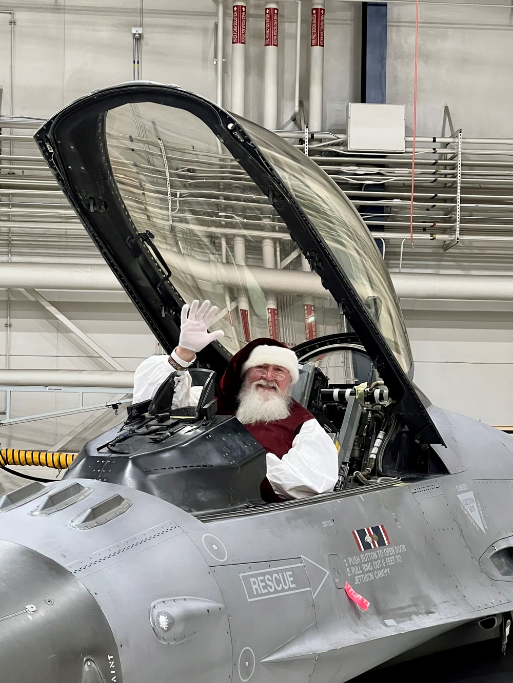 Santa Claus visits 148th Fighter Wing