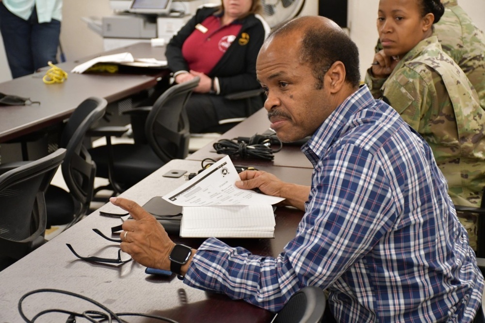 Director of Human Resources Ken Washington speaks during the Transition Assistance Program open house on Joint Base Myer-Henderson Hal