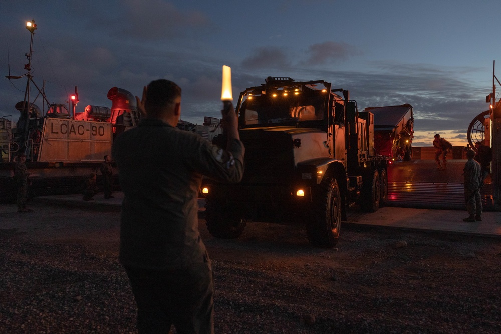 Steel Knight 23: LCAC offload