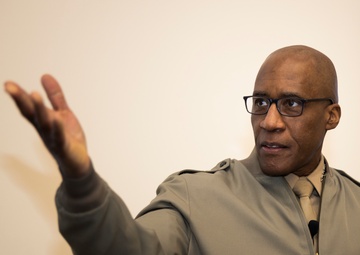 AFRICOM COMMANDER VISITS MARINE CORPS UNIVERSITY