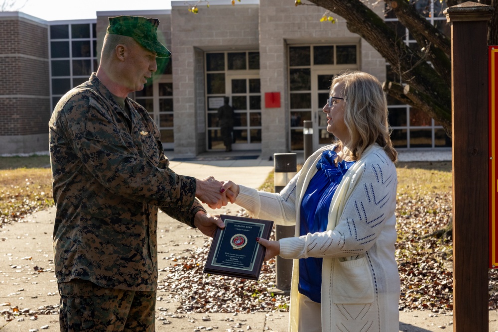2nd Marine Logistics Group Commanding General presents award to the 8th Engineer Support Battalion Deployment Readiness Counselor