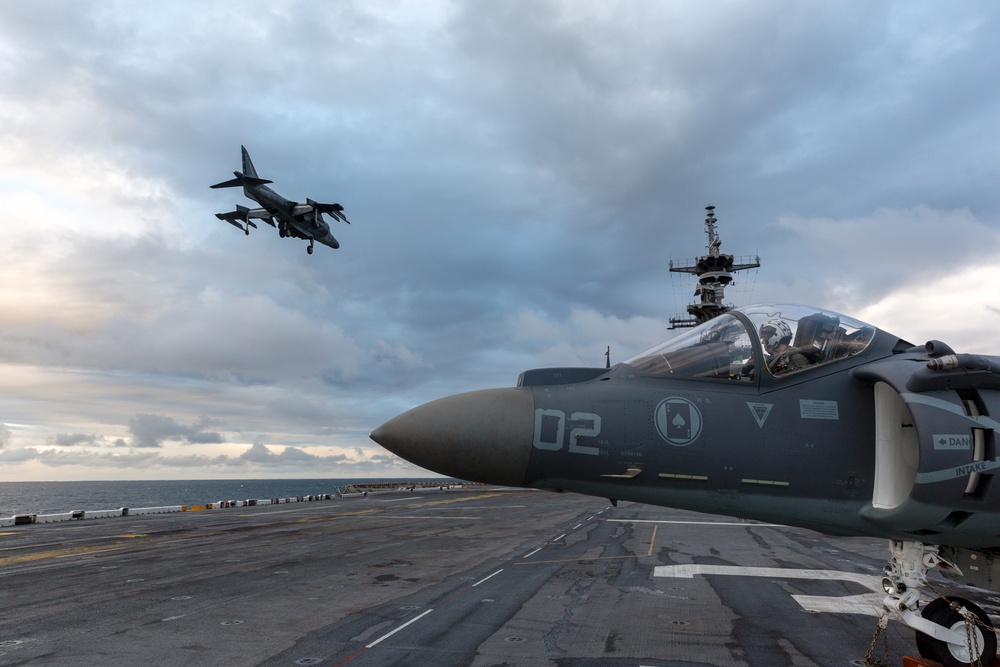 Ace of Spades Conducts Flight Deck Qualifications