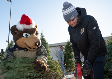 &quot;Trees for Soldiers&quot; event held