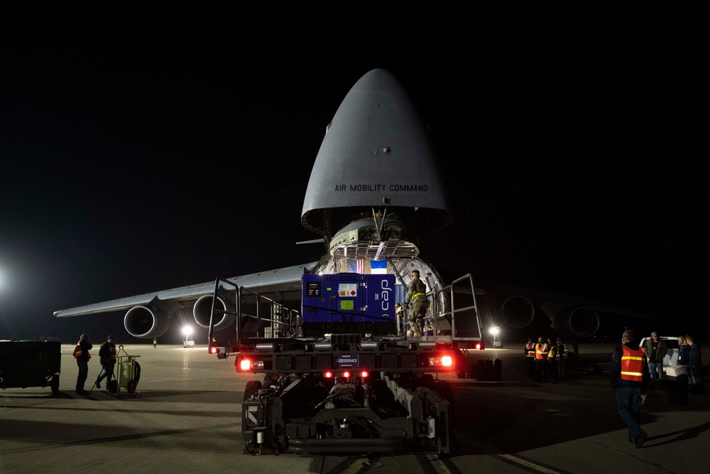 Aircrew delivers U.S.-French satellite for NASA