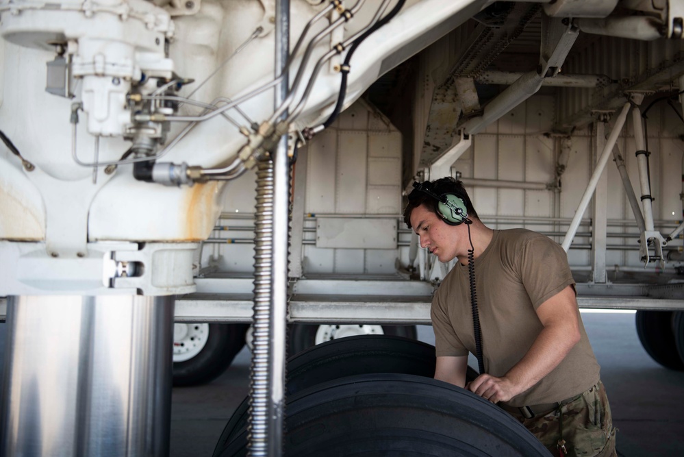 Aircrew delivers U.S.-French satellite for NASA