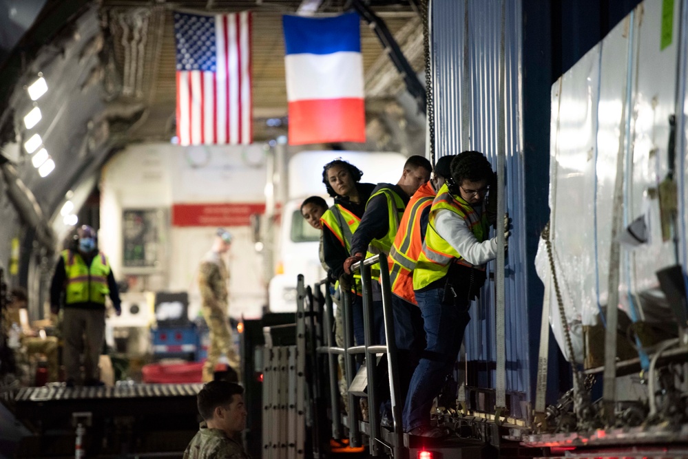 Aircrew delivers U.S.-French satellite for NASA