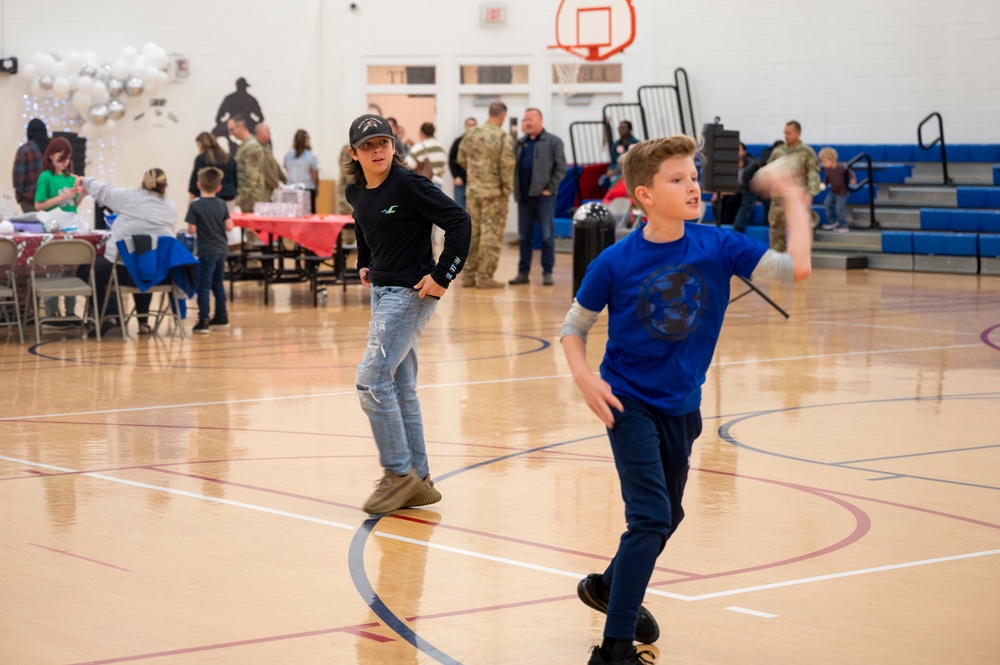 Dover AFB enhances resilience during holiday-themed Deployed Families Dinner