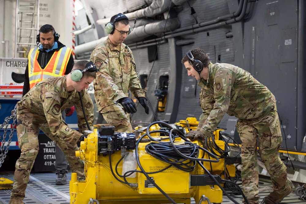 Aircrew delivers U.S.-French satellite for NASA