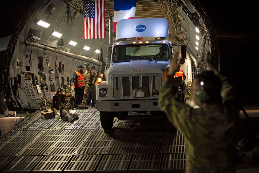 Aircrew delivers U.S.-French satellite for NASA