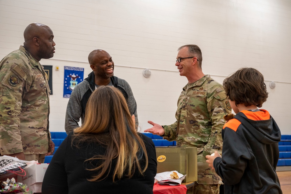 Dover AFB enhances resilience during holiday-themed Deployed Families Dinner