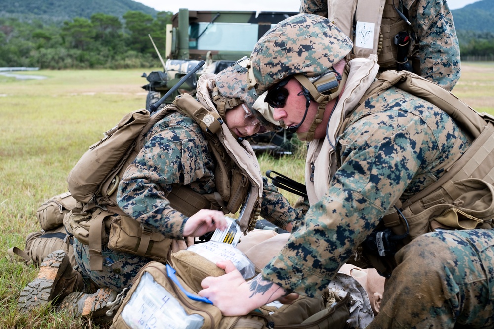 Corpsmen Practice En Route Casualty Care