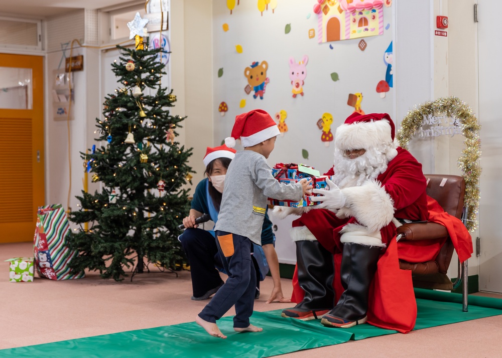 NAF Atsugi Chapel and Santa Deliver Gifts