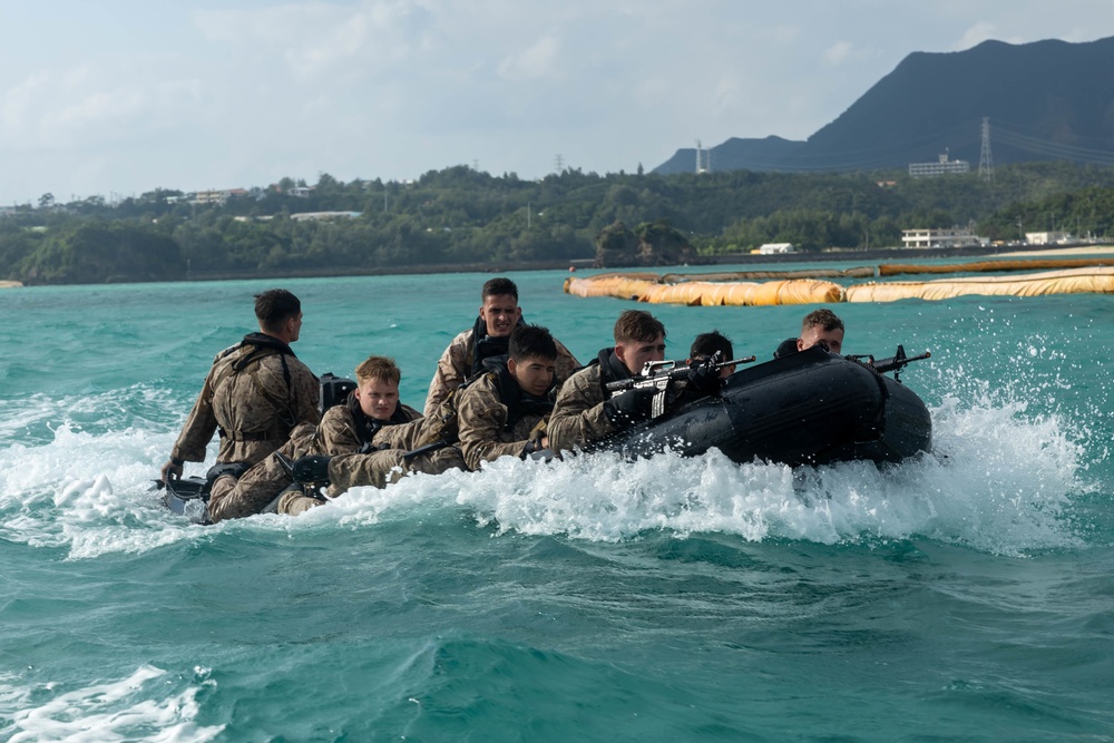 U.S. Marines with 3rd Transportation Battalion, 3rd Reconnaissance Battalion conduct small boat training