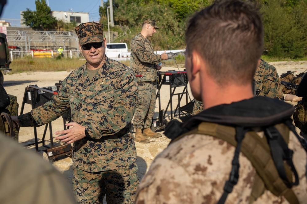 U.S. Marines with 3rd Transportation Battalion, 3rd Reconnaissance Battalion conduct small boat training