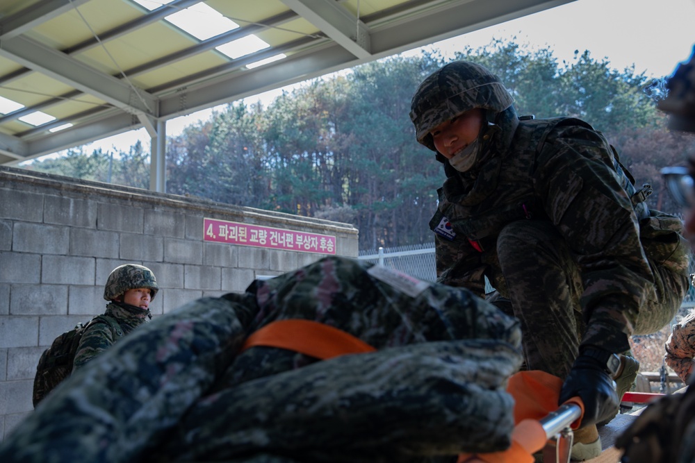 KMEP 23.1: U.S. Marines and Republic of Korea Marines navigate a Leadership Reaction Course