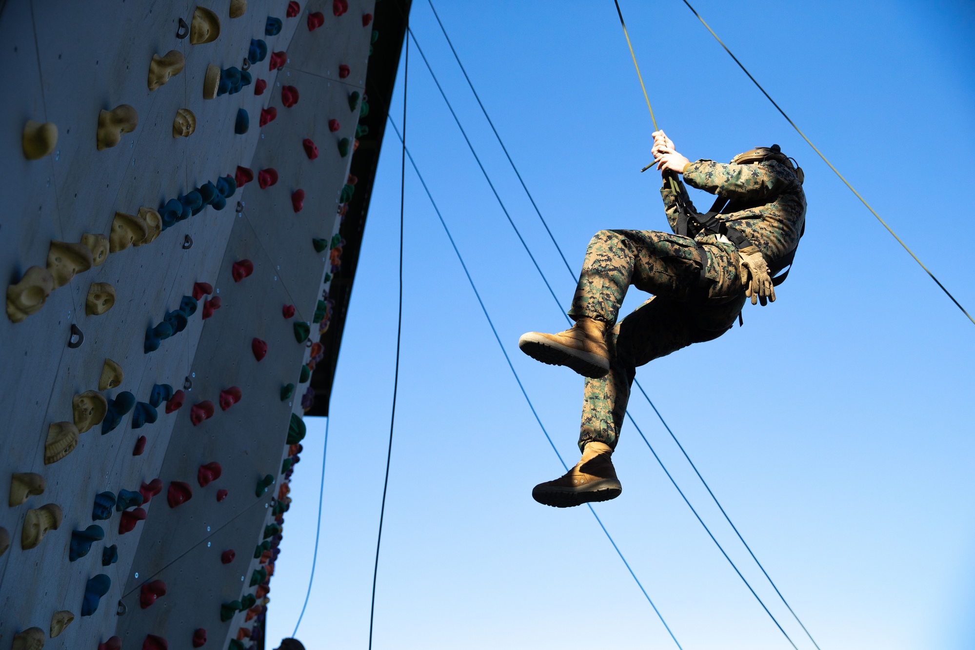 DVIDS - Images - KMEP 23.1: U.S. Marines and Republic of Korea Marines  practice rock climbing and rappelling techniques [Image 3 of 13]