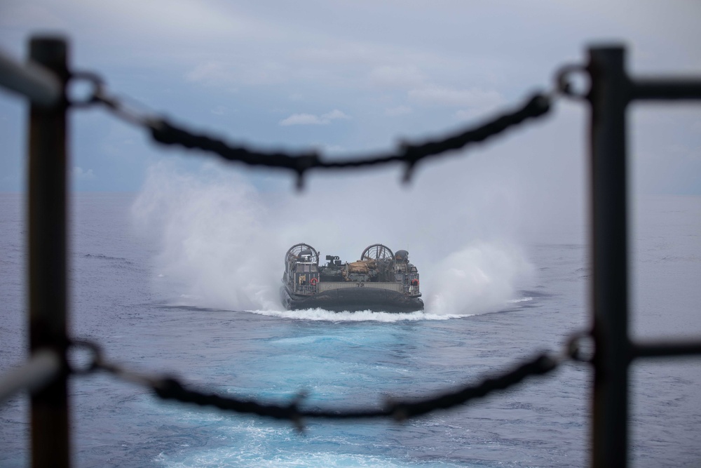 Makin Island LCAC Operations