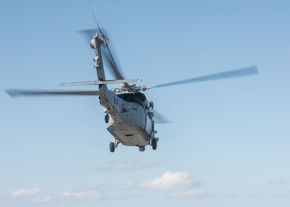 USS Ronald Reagan (CVN 76) Sailors conduct helicopter operations