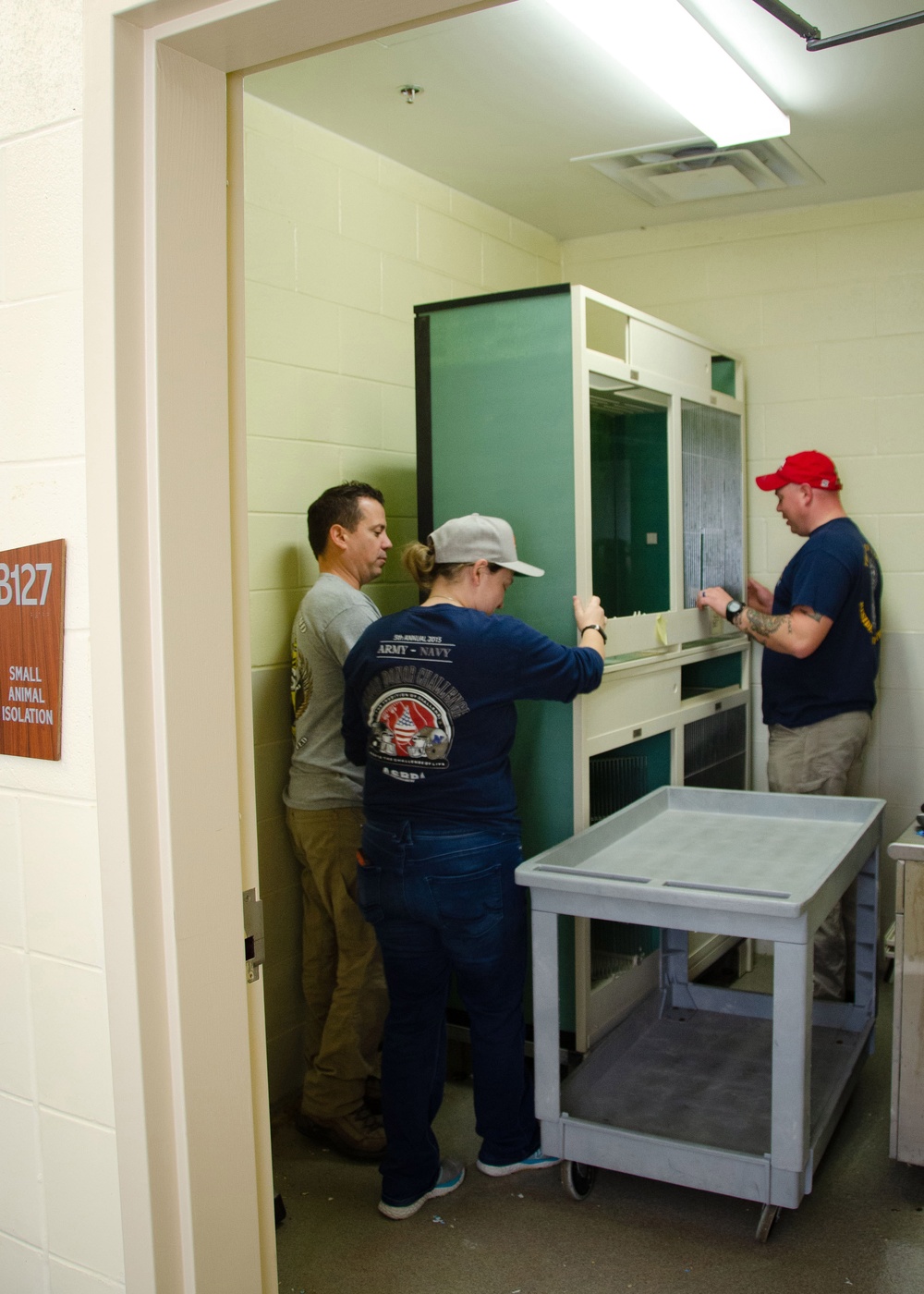 Helping Man &amp; Beast -- NAVIFOR Sailors Give Back to Local Animal Shelter