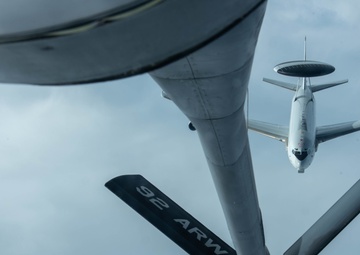 92nd ARW refuels AWACS