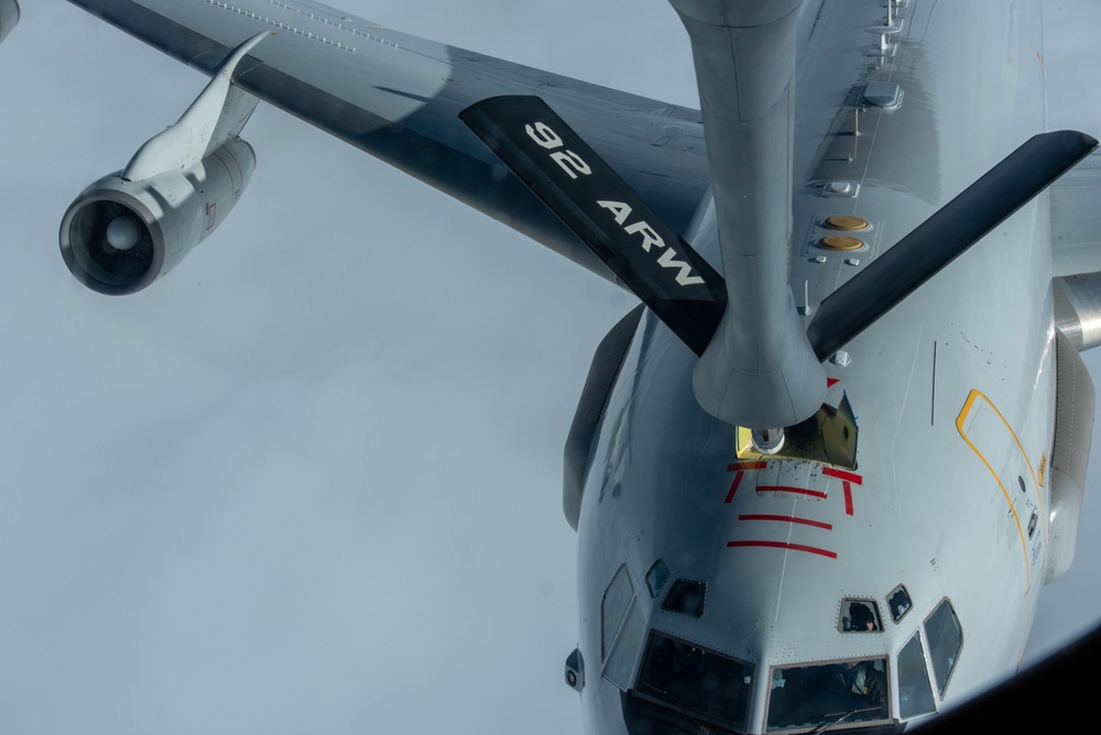 92nd ARW refuels AWACS