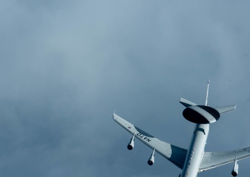 92nd ARW refuels AWACS