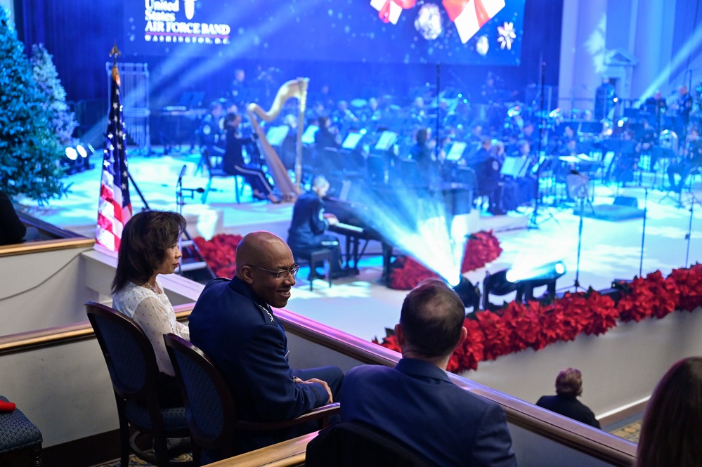 CSAF Brown attends holiday concert