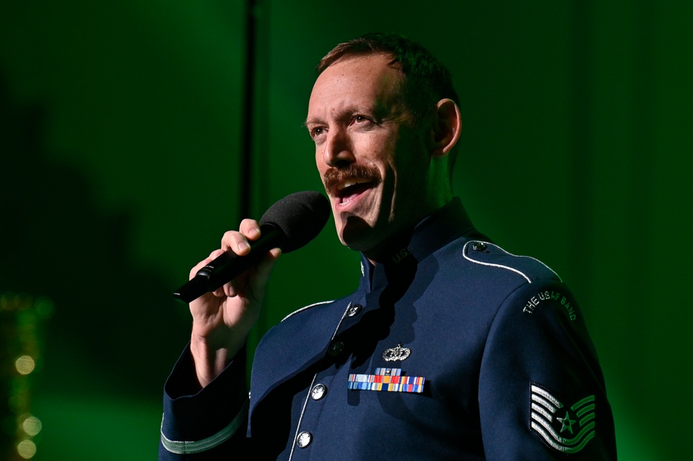 CSAF Brown attends holiday concert