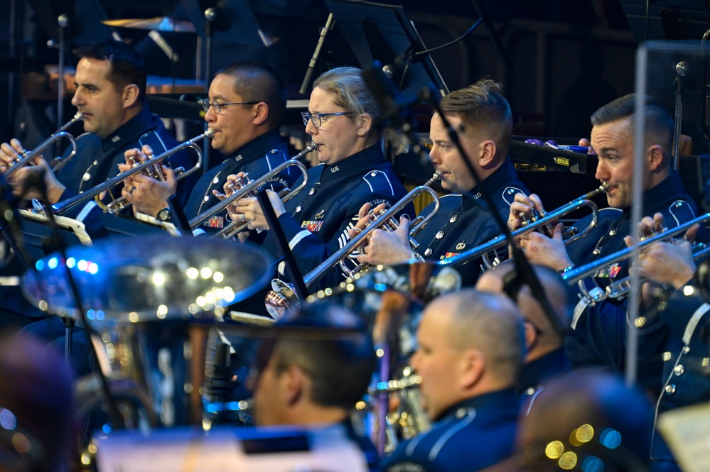 CSAF Brown attends holiday concert