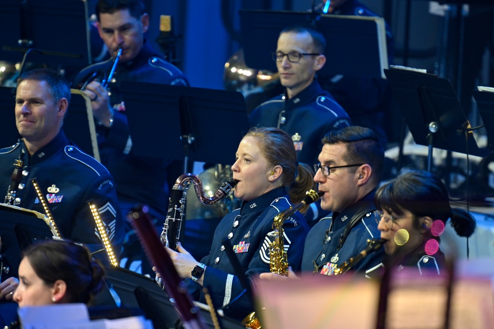 CSAF Brown attends holiday concert