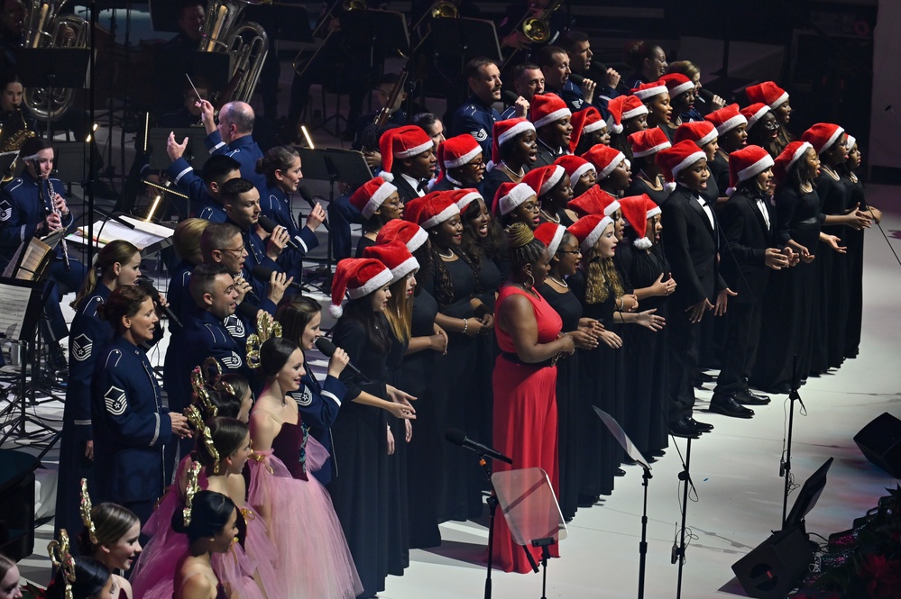 CSAF Brown attends holiday concert