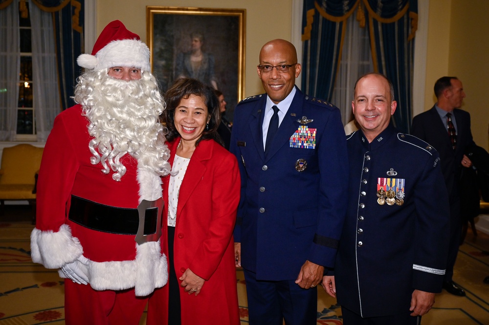 CSAF Brown attends holiday concert