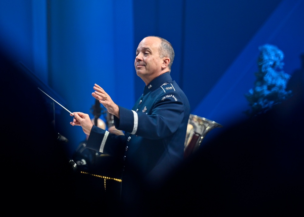 CSO Saltzman attends holiday concert