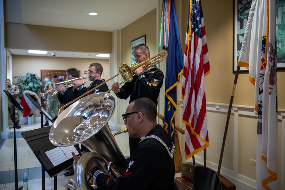 Navy Band Great Lakes performs at Recruit Training Command