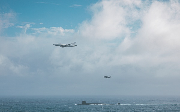 U.S.-United Kingdom Submarine Forces conduct bi-lateral at sea training