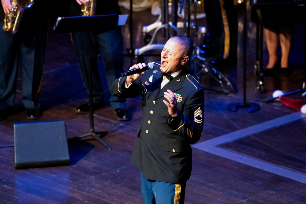 323d Army Band spreads cheer during holiday concert