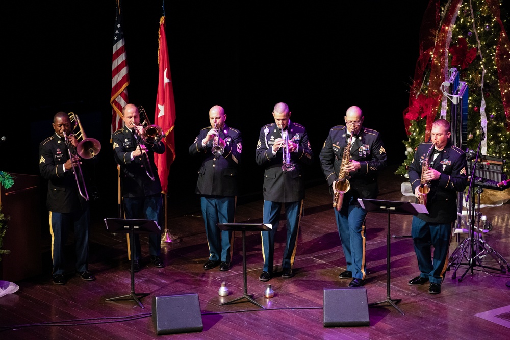 323d Army Band spreads cheer during holiday concert