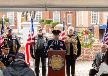 Dover AFB leadership participates in Wreaths Across America ceremony