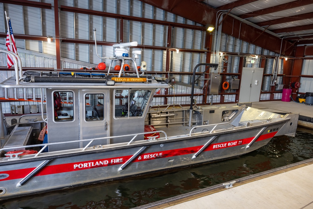 Portland Fire &amp; Rescue Boat Standing by for Action