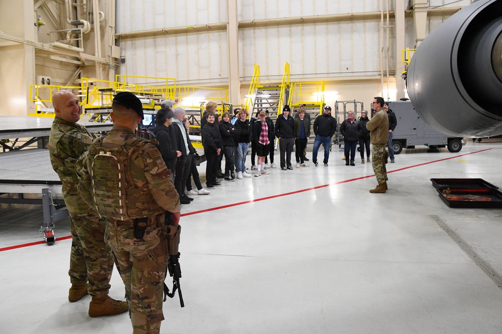 168th Wing host Hockey Team