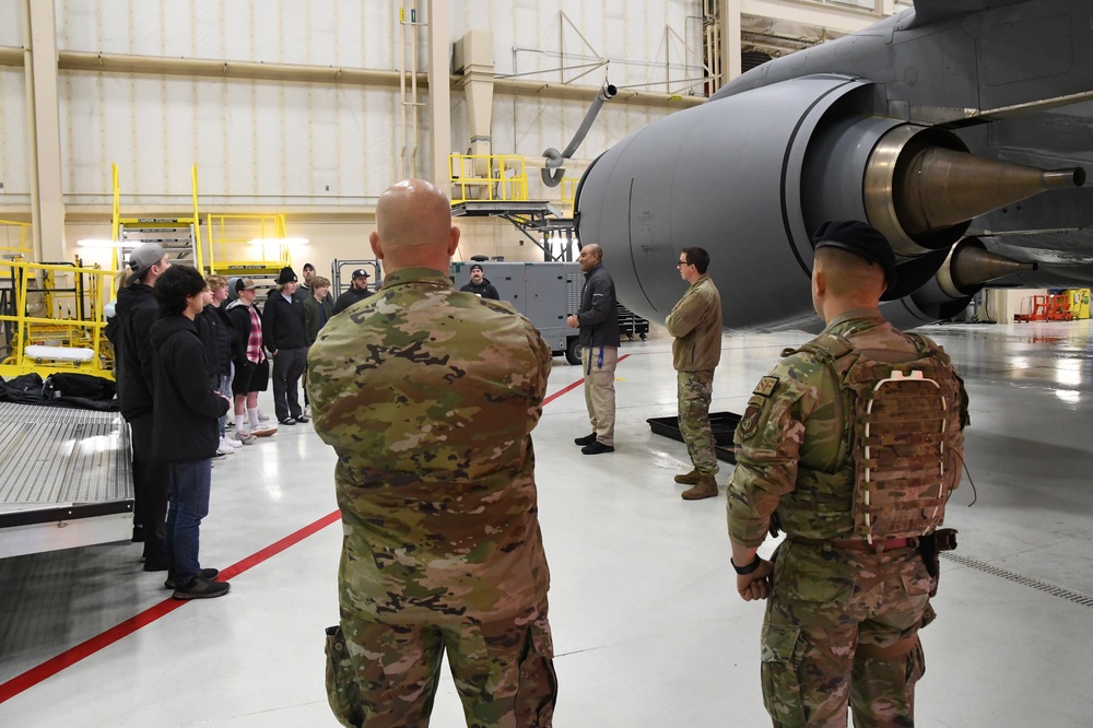 168th Wing host Hockey Team