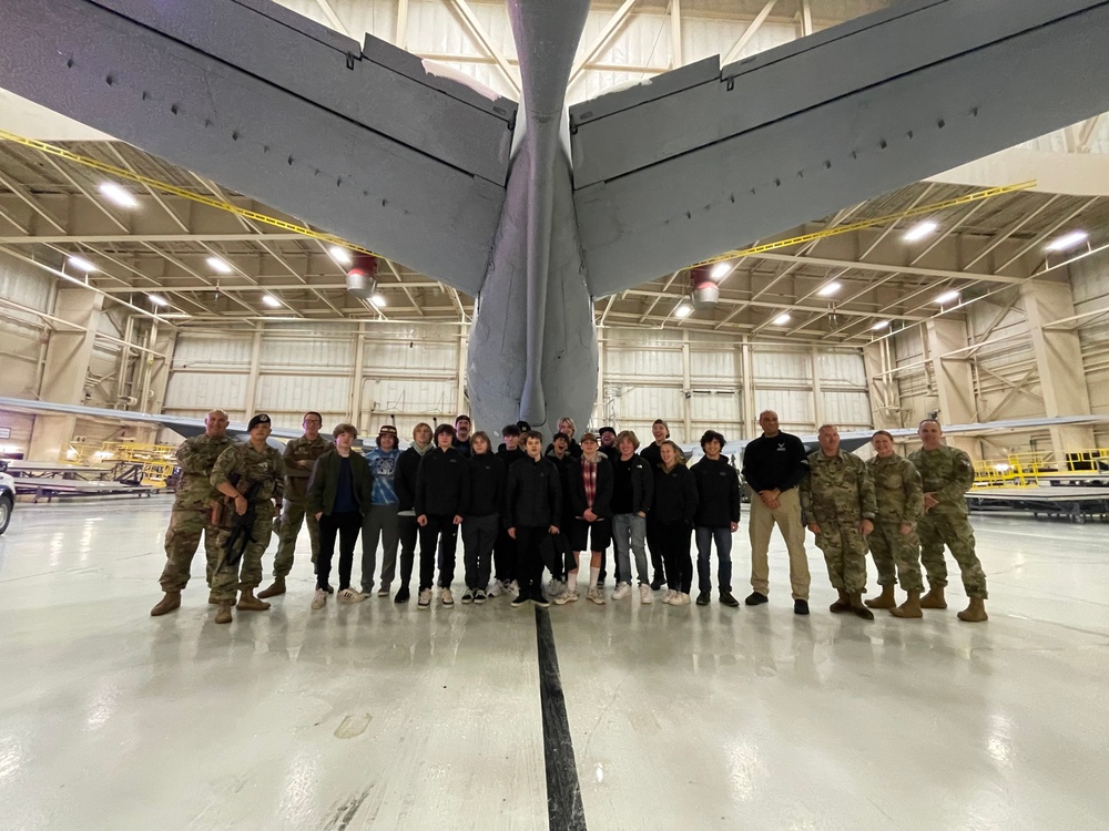 168th Wing host Hockey Team