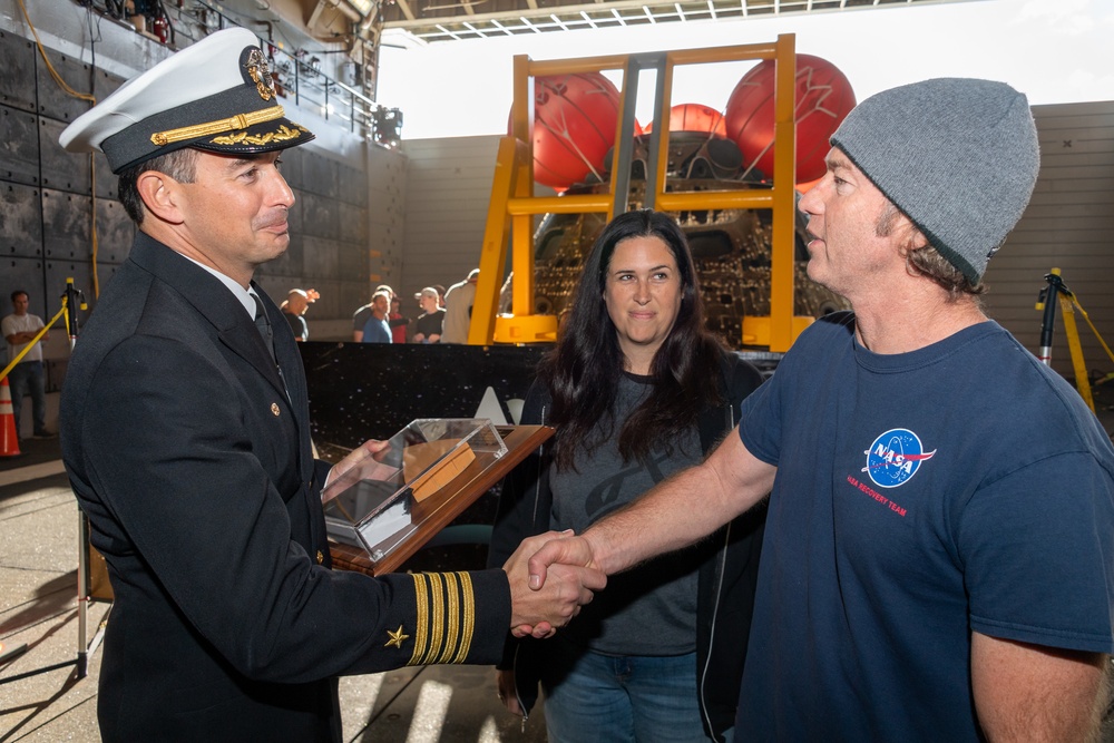 USS Portland (LPD 27) Celebrates Successful Artemis I Recovery