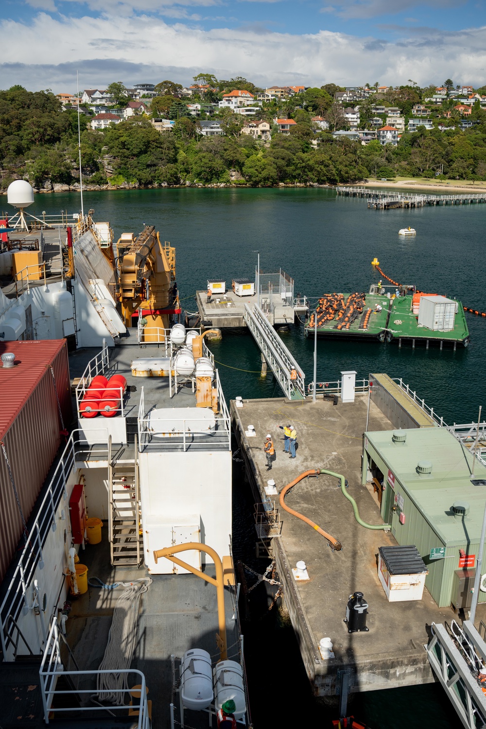 Coast Guard Cutter Polar Star (WAGB 10) refuels in Sydney