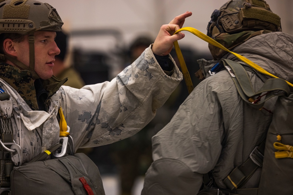 2d Reconnaissance Battalion Participates in Cold Weather Training