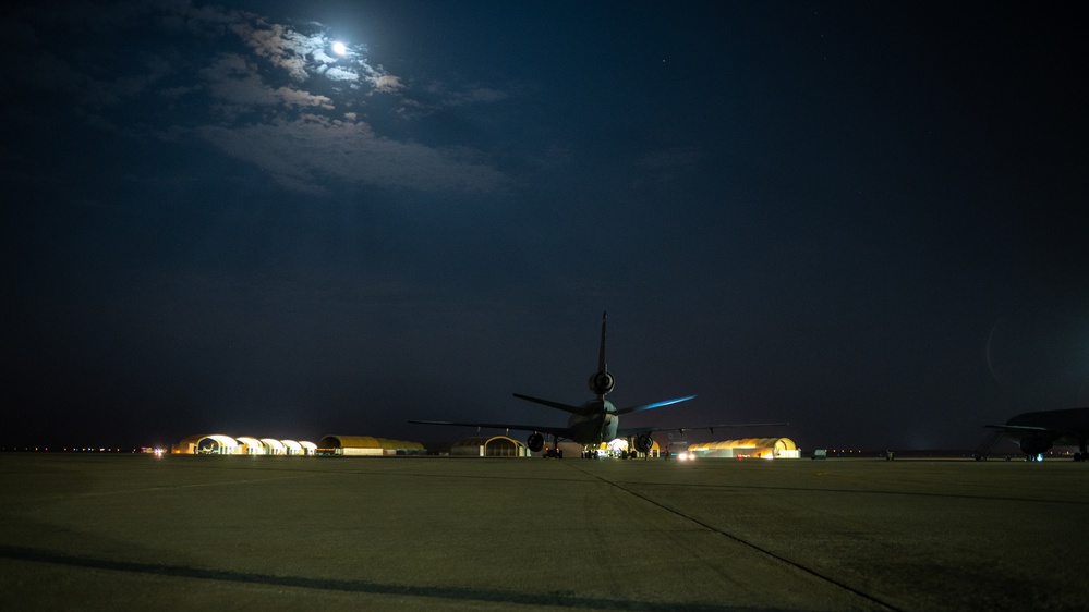 PSAB KC-10 Night Maintenance