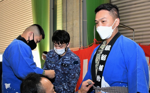 NAVSUP FLC Yokosuka Sailors experience Japan’s year-end tradition