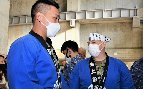 NAVSUP FLC Yokosuka Sailors experience Japan’s year-end tradition