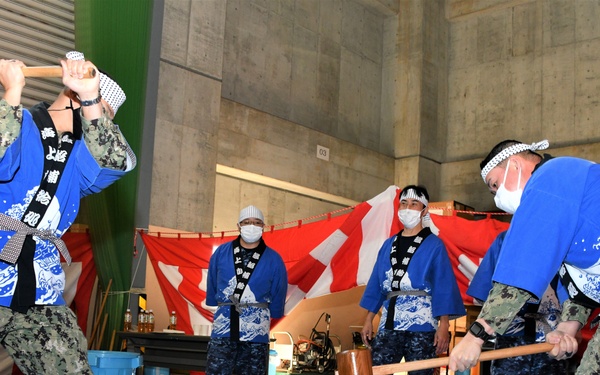 NAVSUP FLC Yokosuka Sailors experience Japan’s year-end tradition